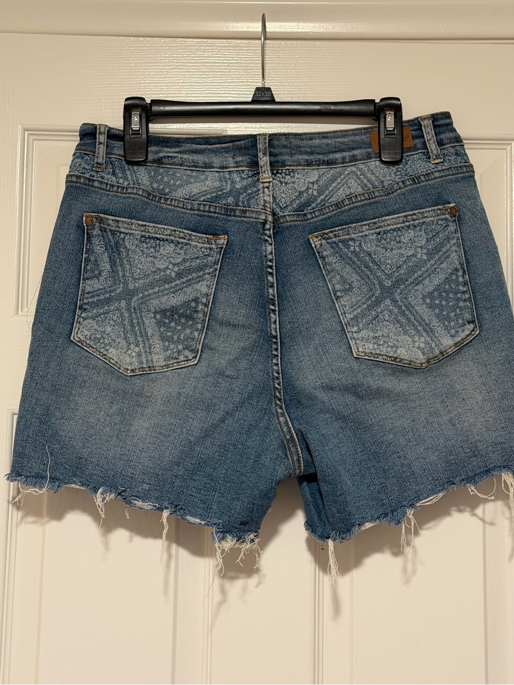 Women's Judy Blue Distressed Denim Shorts - Blue